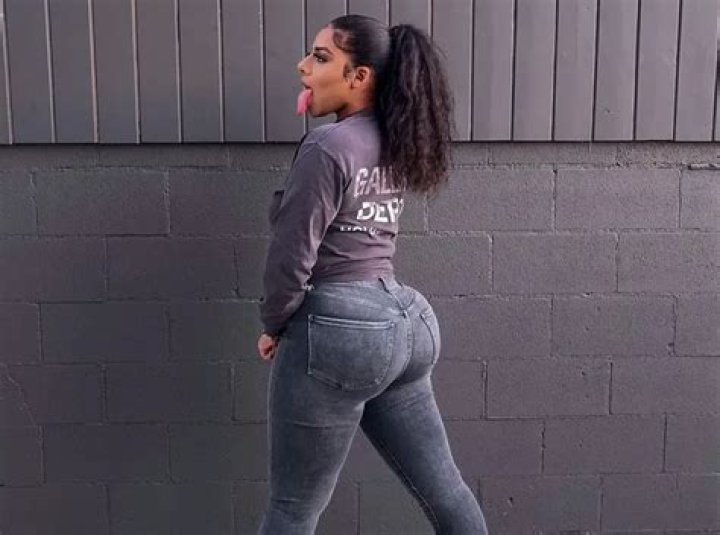 How rich is KKVSH worth?