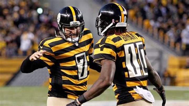 Kris Jenner has spirit animal vibes with zebra bikini in old throwback photo Mon 4 July 2