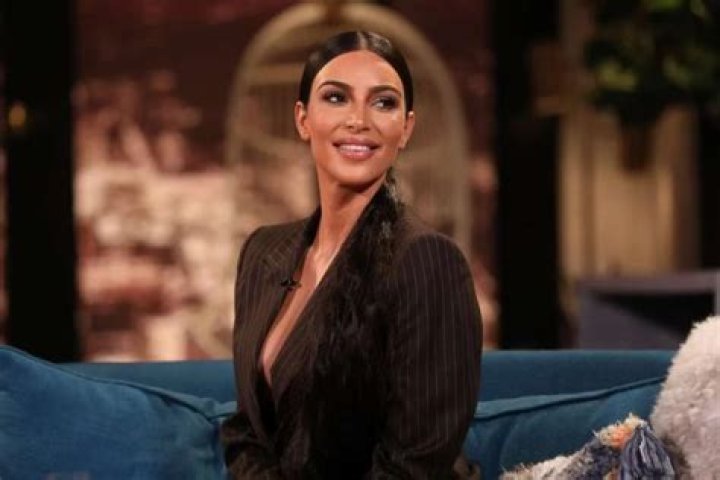 KUWK: Kris, Kim And Kourtney Kardashian Give Bags Of Food To People In Need After Food Fight Backlash!