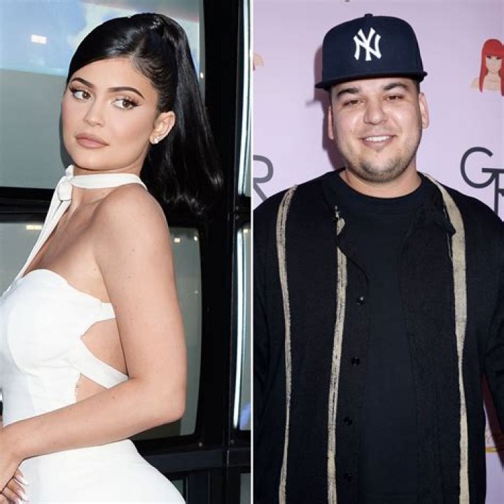 KUWK: Kylie Jenner Allegedly Gives Rob Kardashian Allowances