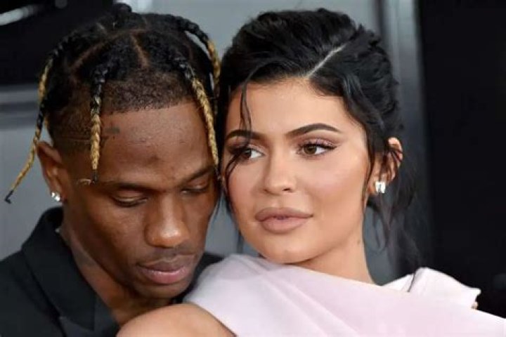 KUWK: Kylie Jenner And Travis Scott Reportedly Back Together And Living Under The Same Roof!