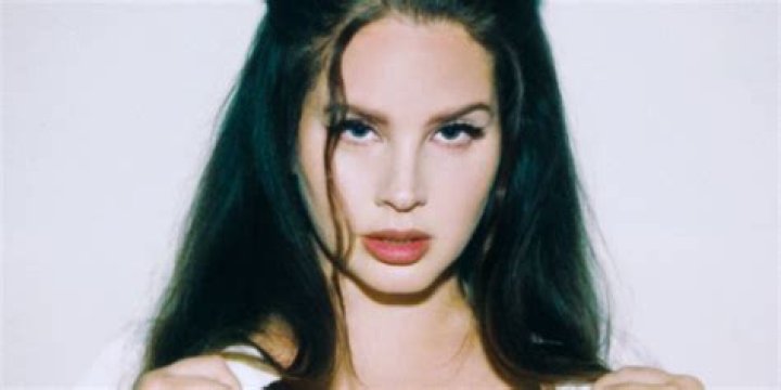 Lana Del Rey Biography - Facts, Childhood, Family Life & Achievements