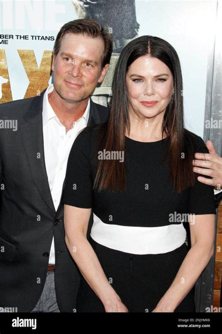 Lauren Graham and Peter Krause split