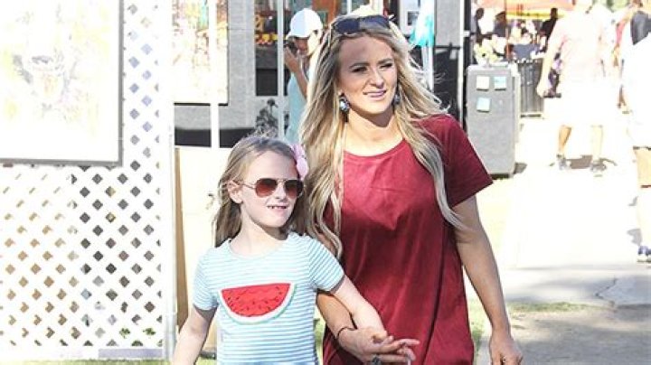 Leah Messer Mom-Shamed For Letting 10-Year-Old Daughter Wear Revealing Cheerleading Uniform And Makeup!