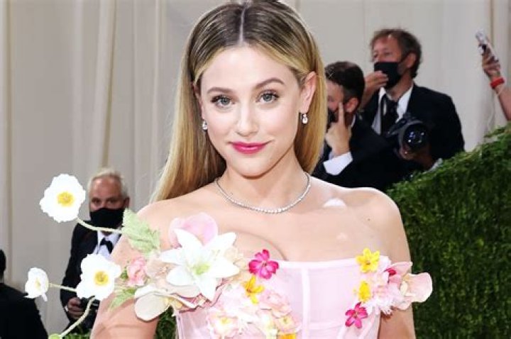 Lili Reinhart Gives Some Insight To The Riverdale Finale And Fans Are Excited To See What Comes