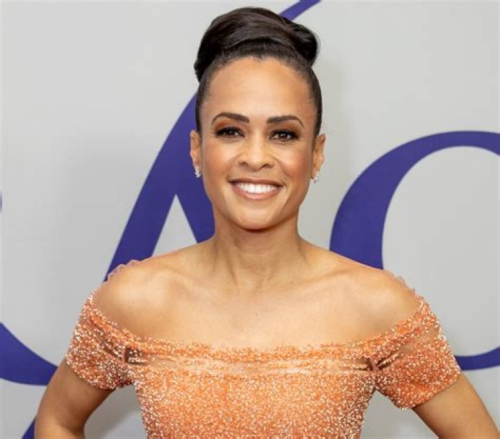 Linsey Davis in Workout Gear is a 