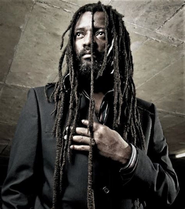 Lucky Dube Biography - Facts, Childhood, Family Life & Achievements