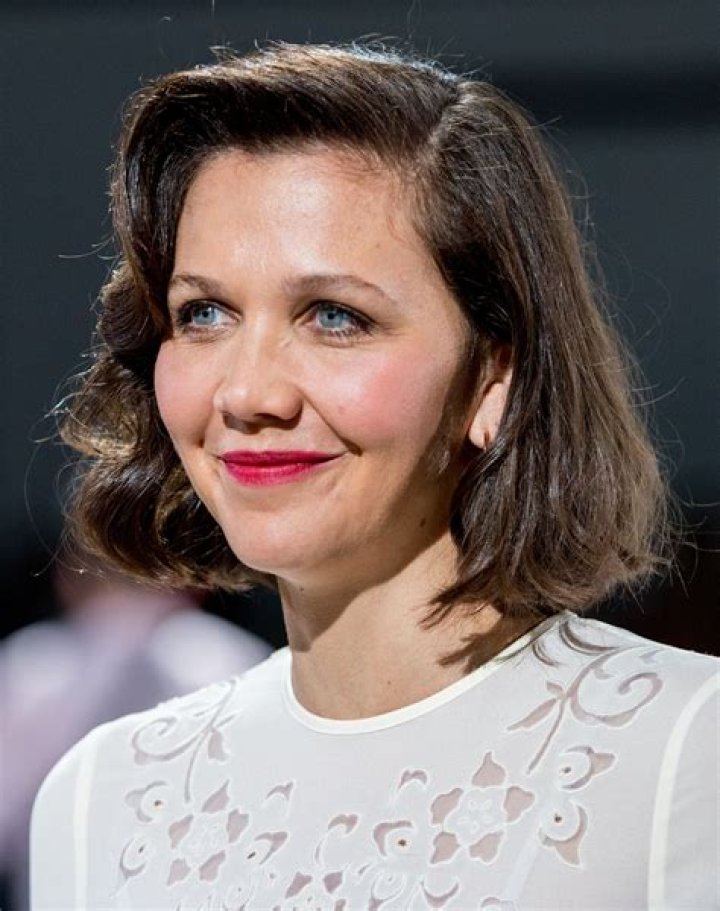 Maggie Gyllenhaal Biography - Facts, Childhood, Family Life & Achievements