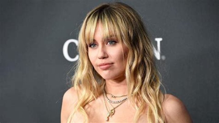 Miley Cyrus Addresses The Fan Groping Incident In Barcelona – Here’s What She Had To Say!