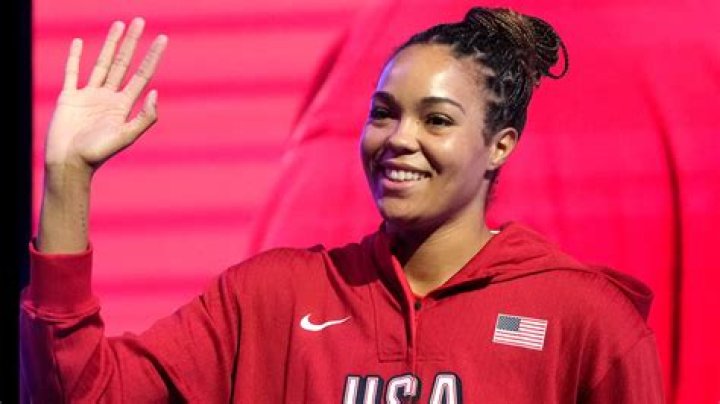 Napheesa Collier Height, Weight, Net Worth, Age, Birthday, Wikipedia, Who, Nationality, Biography