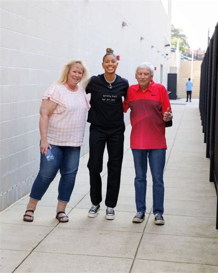 Natasha Cloud siblings: Meet Kim Hopper, Krystal McLeester and Tiffany Cloud & Eric Cloud