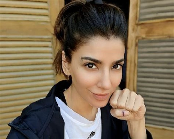 Navin Waqar in Workout Gear Says 