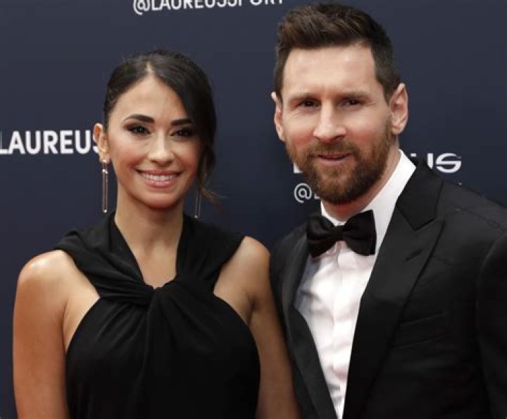 Antonela Roccuzzo in Bathing Suit Gets a 