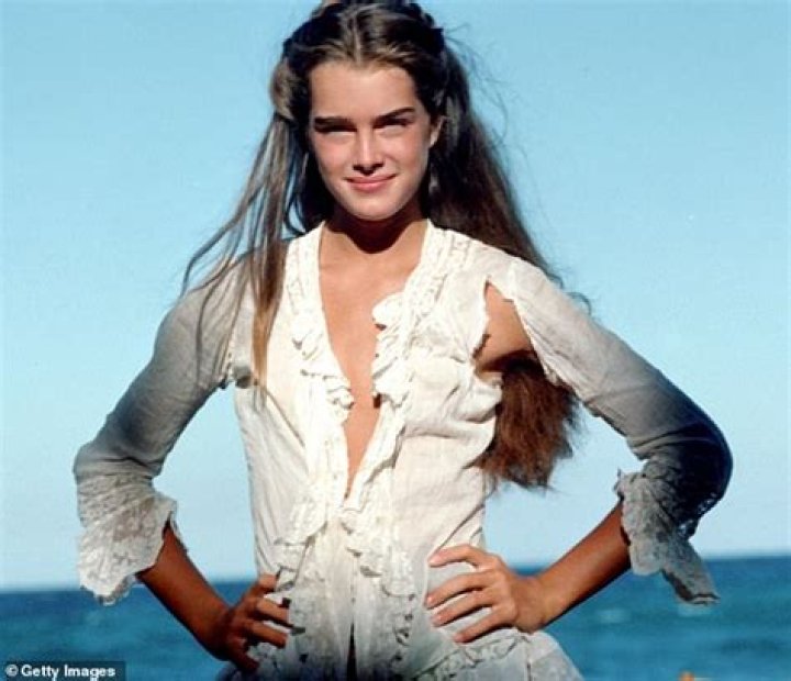 Brooke Shields in Bathing Suit Enjoys 