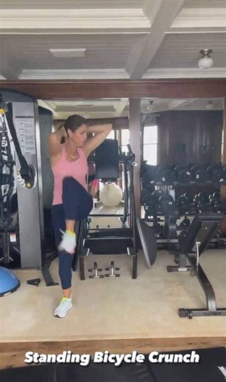 Cindy Crawford's New Abs Workout Video Is a Major 90s Flashback — Celebwell