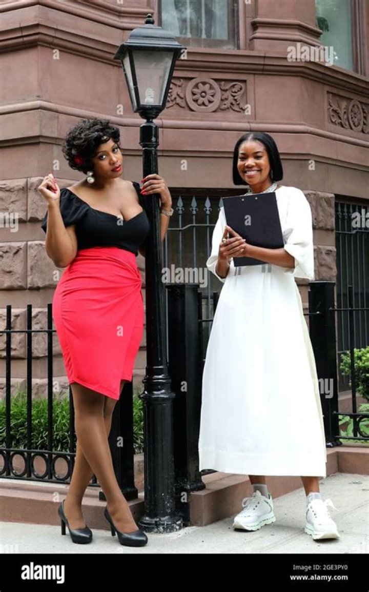 Gabrielle Union Celebrates Fit Figure in Sports Bra — Celebwell