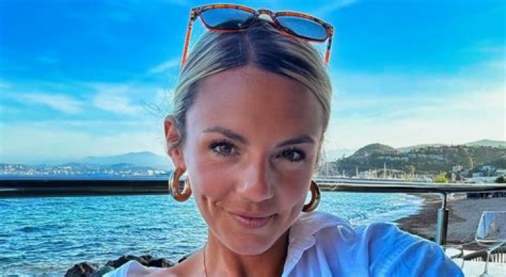 Ireland Baldwin in Swimsuit Embraces “Cellulite, Stretch Marks, Curves” — Celebwell