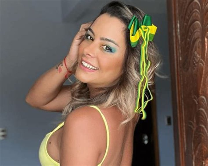 Larissa Riquelme in Bathing Suit Asks 