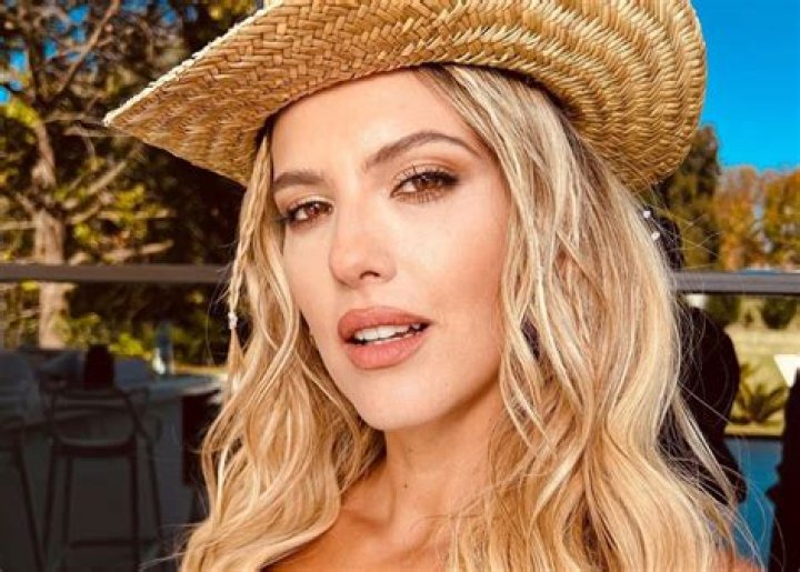 Mery del Cerro in Bathing Suit Says 