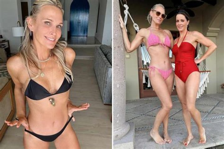 Molly Sims Shows Off Fit Figure in Swimsuits — Celebwell