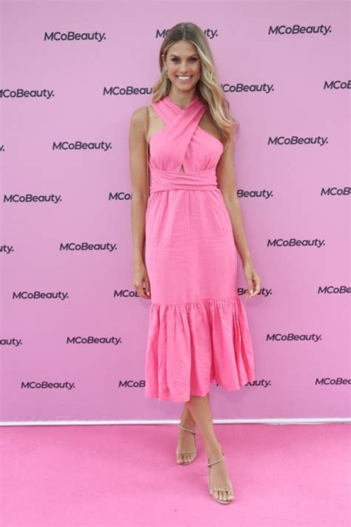 Natalie Roser in Bathing Suit Visits 