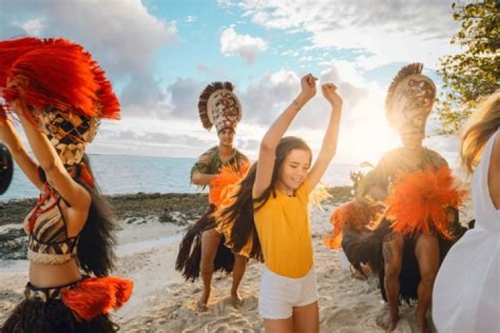 Paris Hilton in Bathing Suit Celebrates Bora Bora Honeymoon — Celebwell