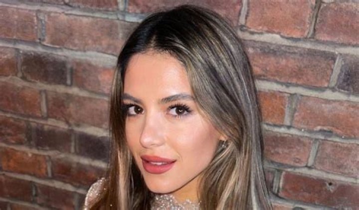 Sarah Kohan in Bathing Suit Wants a 