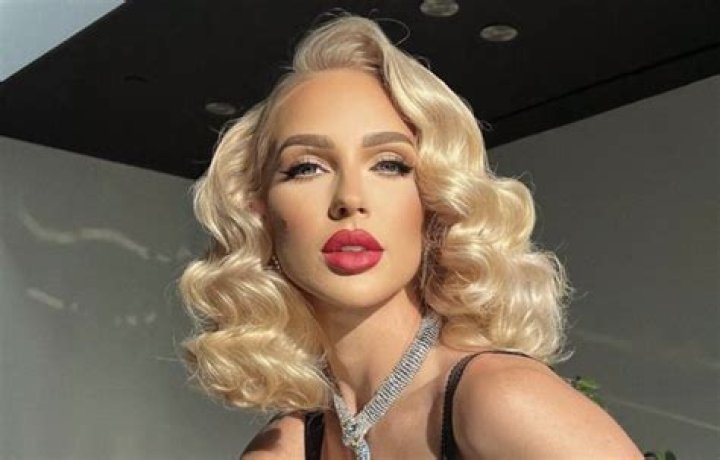 Selling Sunset's Christine Quinn in Bathing Suit is 