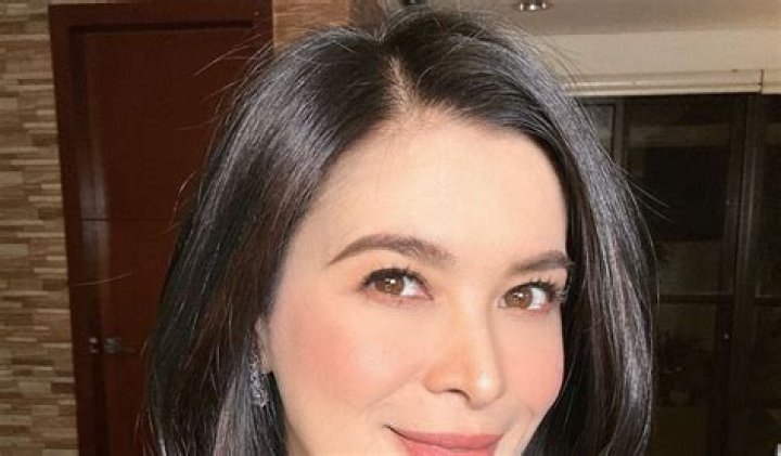 Sunshine Cruz Shares Swimsuit Photos Showing 