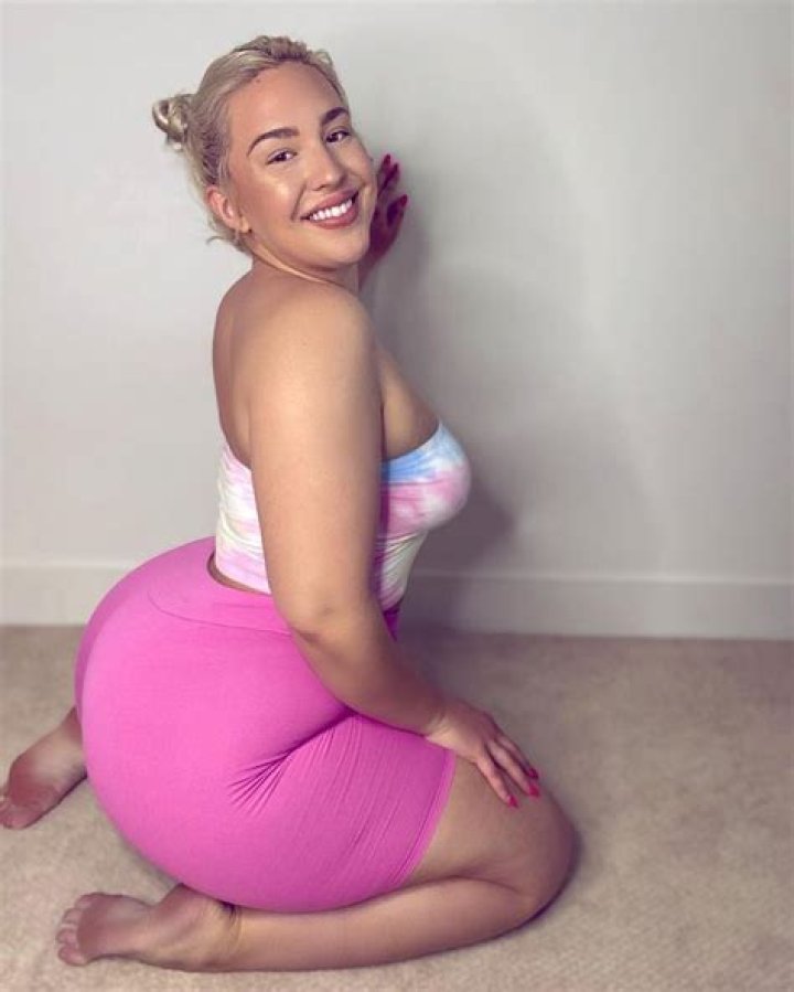 
Nicki Dee Height, Weight, Net Worth, Age, Birthday, Wikipedia, Who, Nationality, Biography 