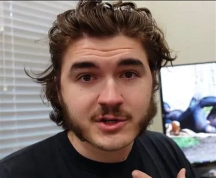 No, Jschlatt Girlfriend Is Not Pregnant – Fans Denied New Rumors On Twitter