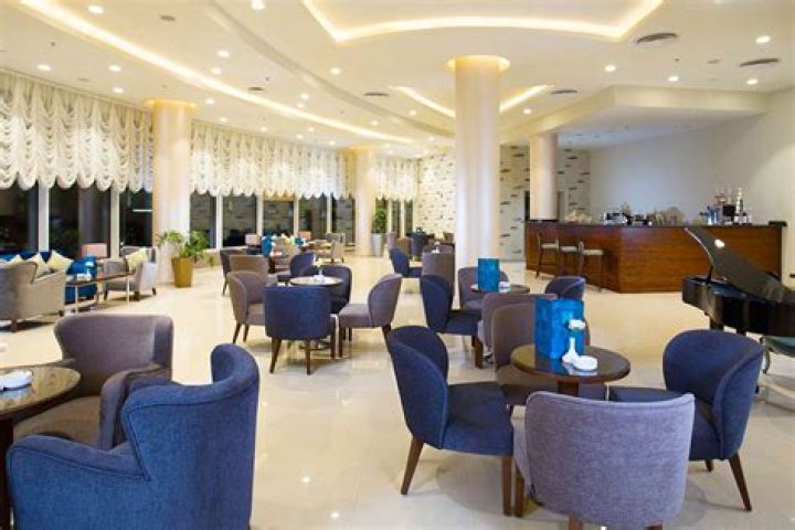 OBAAS GOLDEN PLAZA HOTEL, Ejura, Ghana