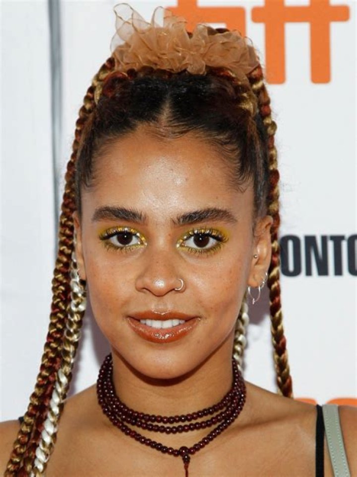 Halo Actress Olive Gray Wiki, Age, Birthday, Family, Queer & Net Worth