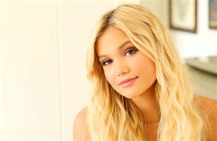 Olivia Holt Favorite Food Color Movie Book Music Hobbies Biography