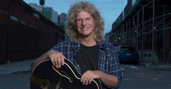 Pat Metheny Biography - Childhood, Life Achievements & Timeline