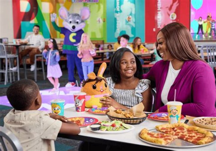 People Vow Never To Eat Chuck E. Cheese’s Pizza Again After Shane Dawson Conspiracy Theory Video Goes Viral — Chuck E. Cheese’s Releases Statement