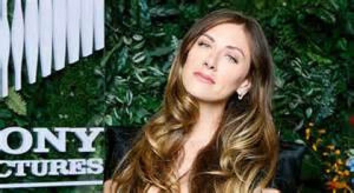 Perry Mattfeld Wiki, Age, Height, Boyfriend, Net Worth & More