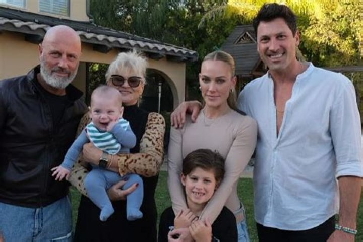 Peta Murgatroyd family, husband, children, parents, siblings