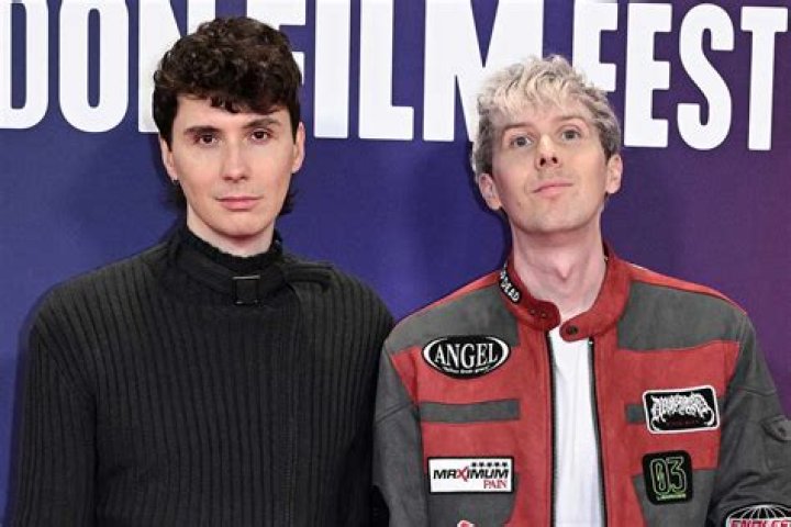 Phil Lester Bio, Age, Height, Birthday, Net Worth, Husband, Dan Howell and Twitter