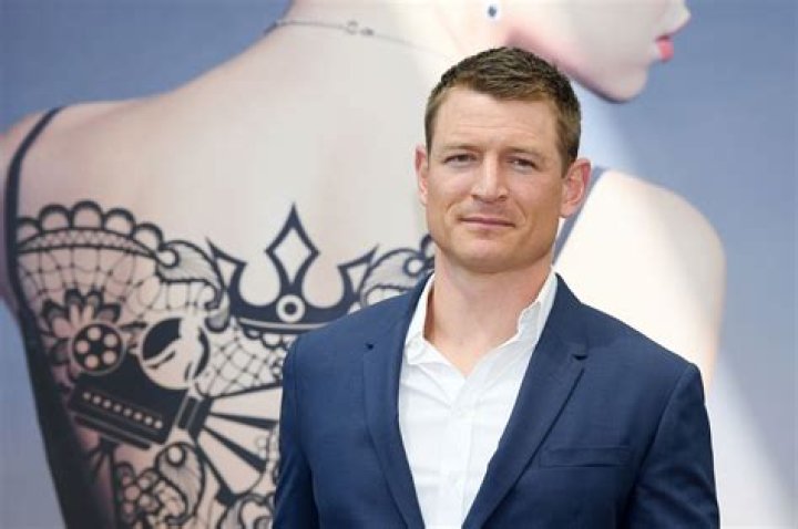 Philip Winchester Biography - Facts, Childhood, Family Life & Achievements