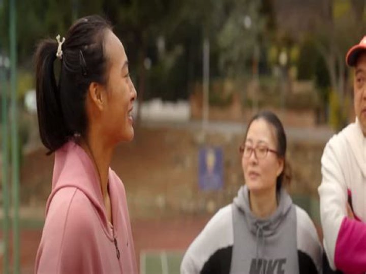 Qinwen Zheng parents: Who are her father and mother?