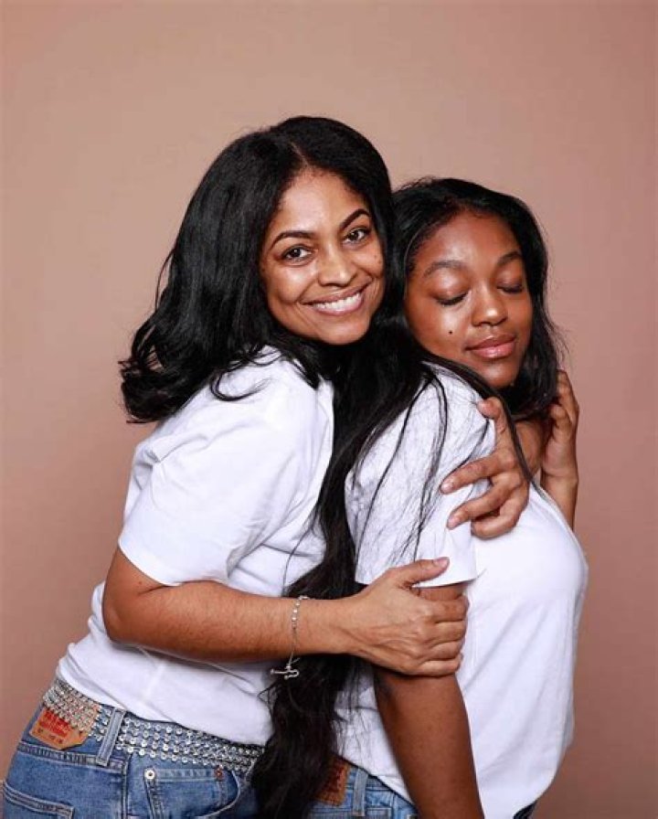 R. Kelly’s Girlfriend Azriel Clary Rejoins Family For The First Time In Years