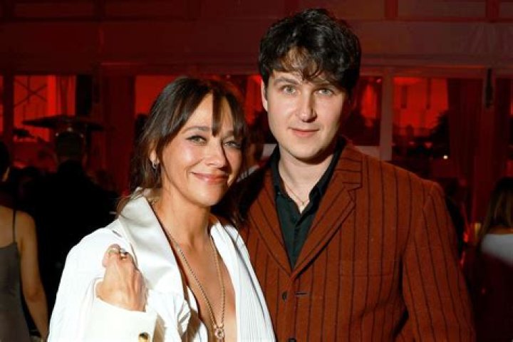 
Rashida Jones Husband: Is She Married To Ezra Koenig? Kids 