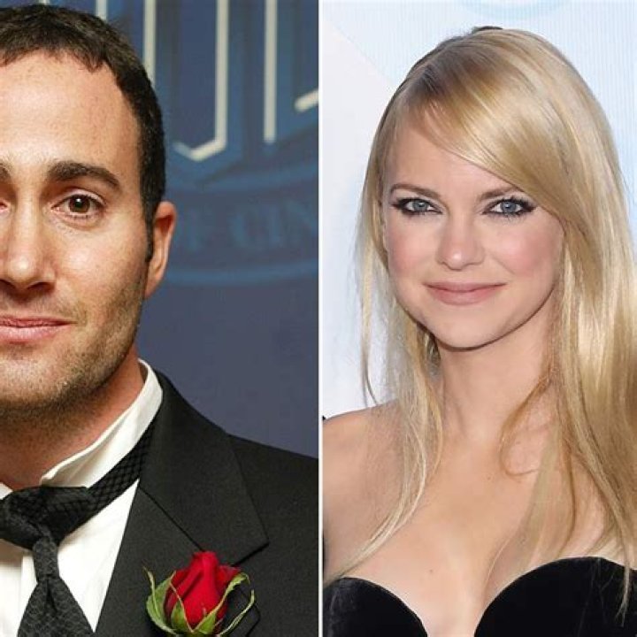 Who is Anna Faris husband Michael Barrett?