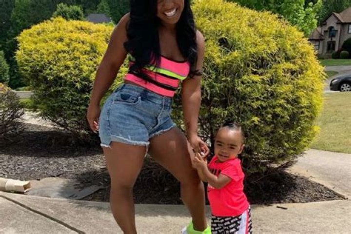Reginae Carter Is Twinning With Hew Mom Toya Wright In The Latest Photo Session – Some Fans Are Worried About Her Relationship With YFN Lucci