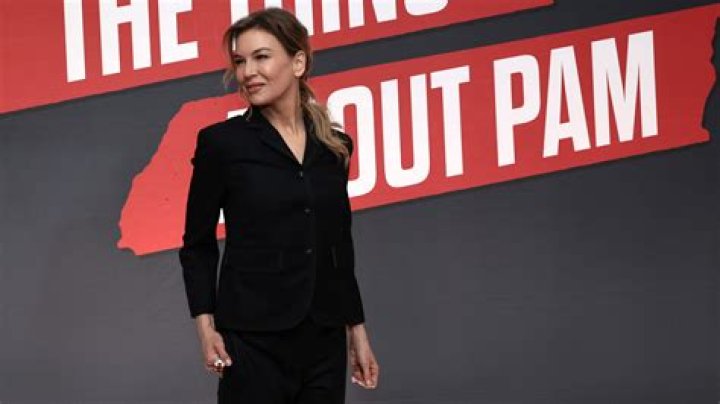 Renée Zellweger says a producer told her to drink wine before a nude scene