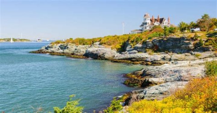 Famous People From Rhode Island & Celebs Born In Rhode Island.