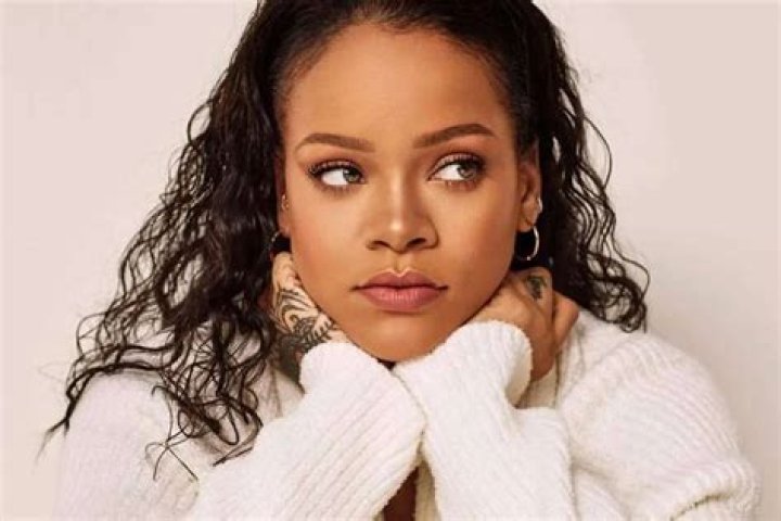 Rihanna Stuns Fans With Makeup-Free Video That Will Get The Best Of Chris Brown And Hassan Jameel