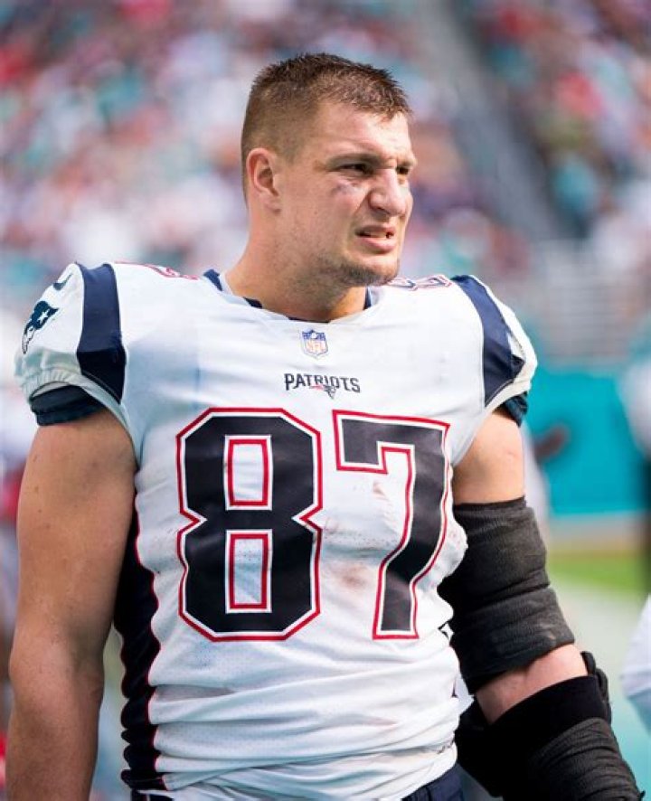Rob Gronkowski Biography - Facts, Childhood, Family Life & Achievements