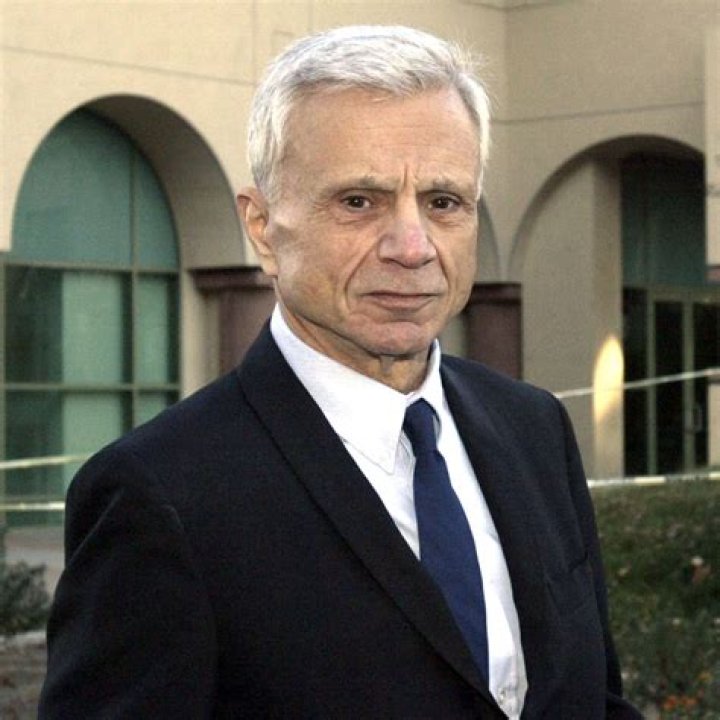 Robert Blake Biography - Facts, Childhood, Family Life & Achievements
